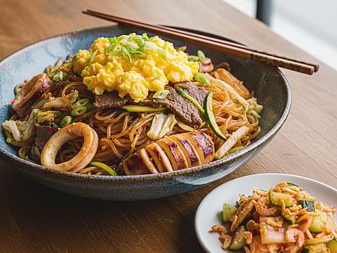 Gluttony Chef (Hong Kong-style Stir-fried Glass Noodles & Kimchi Salad)
