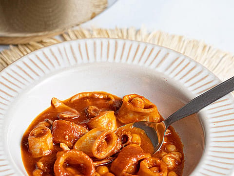 Garbanzos con calamares