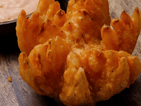 Copycat Outback Steakhouse Bloomin' Onion