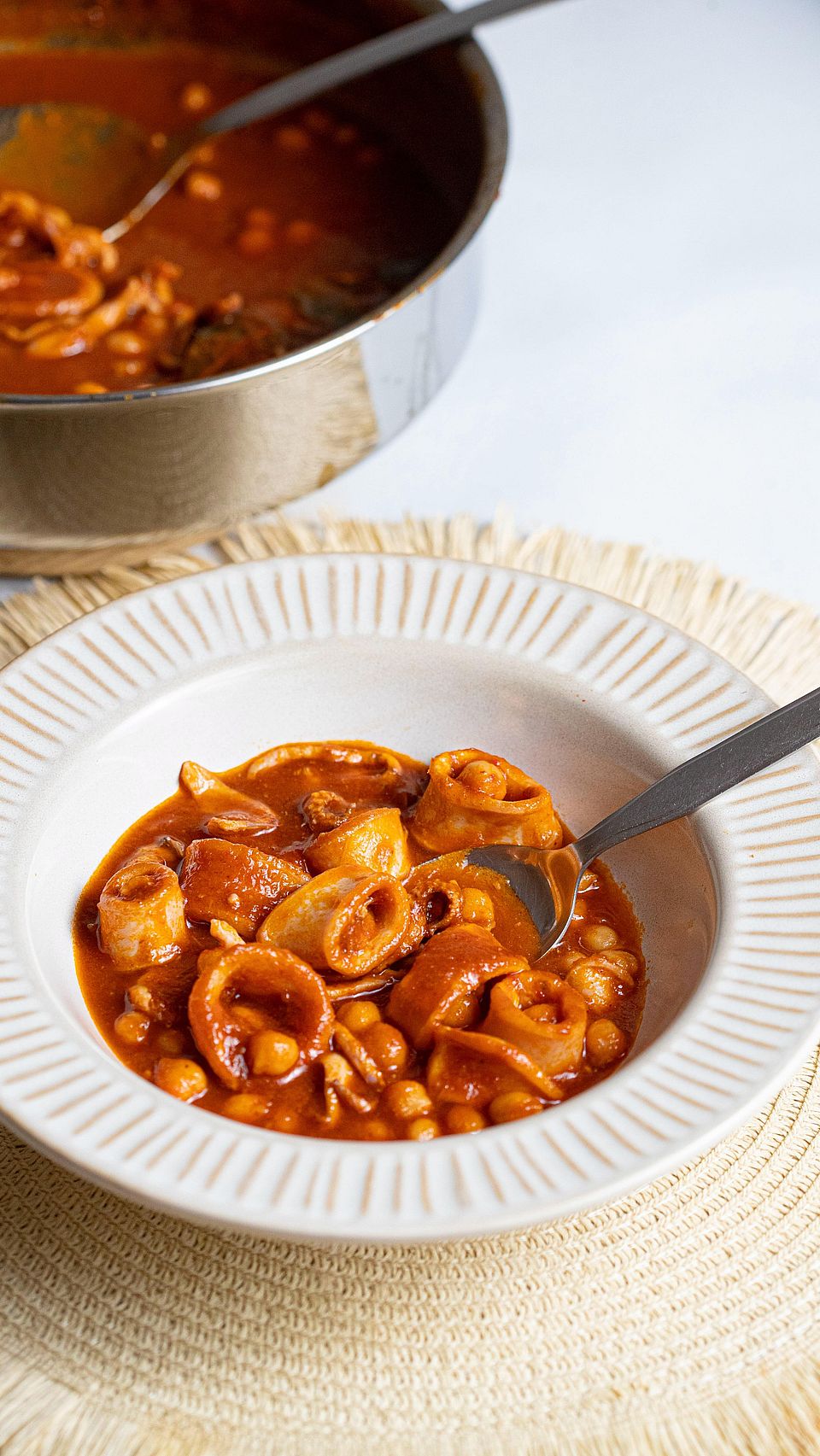 Garbanzos con calamares